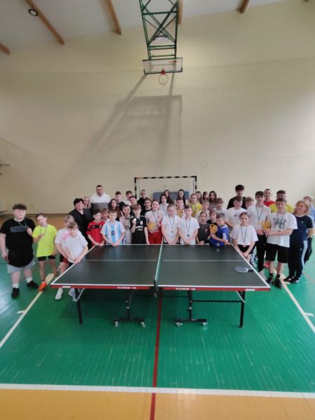 MIEDZYSZKOLNE ZAWODY W TENISIE STOŁOWYM W GMINIE BOROWIE