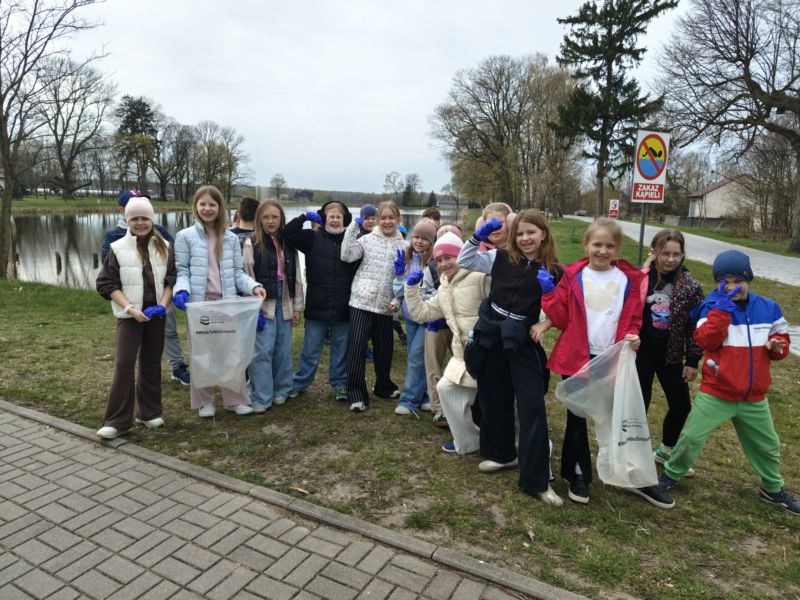 Akcja sprzątania stawów z okazji Światowego Dnia Ziemi