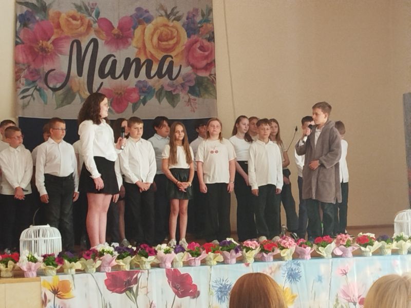 Apel z okazji Dnia Matki w GOK-u w Borowiu